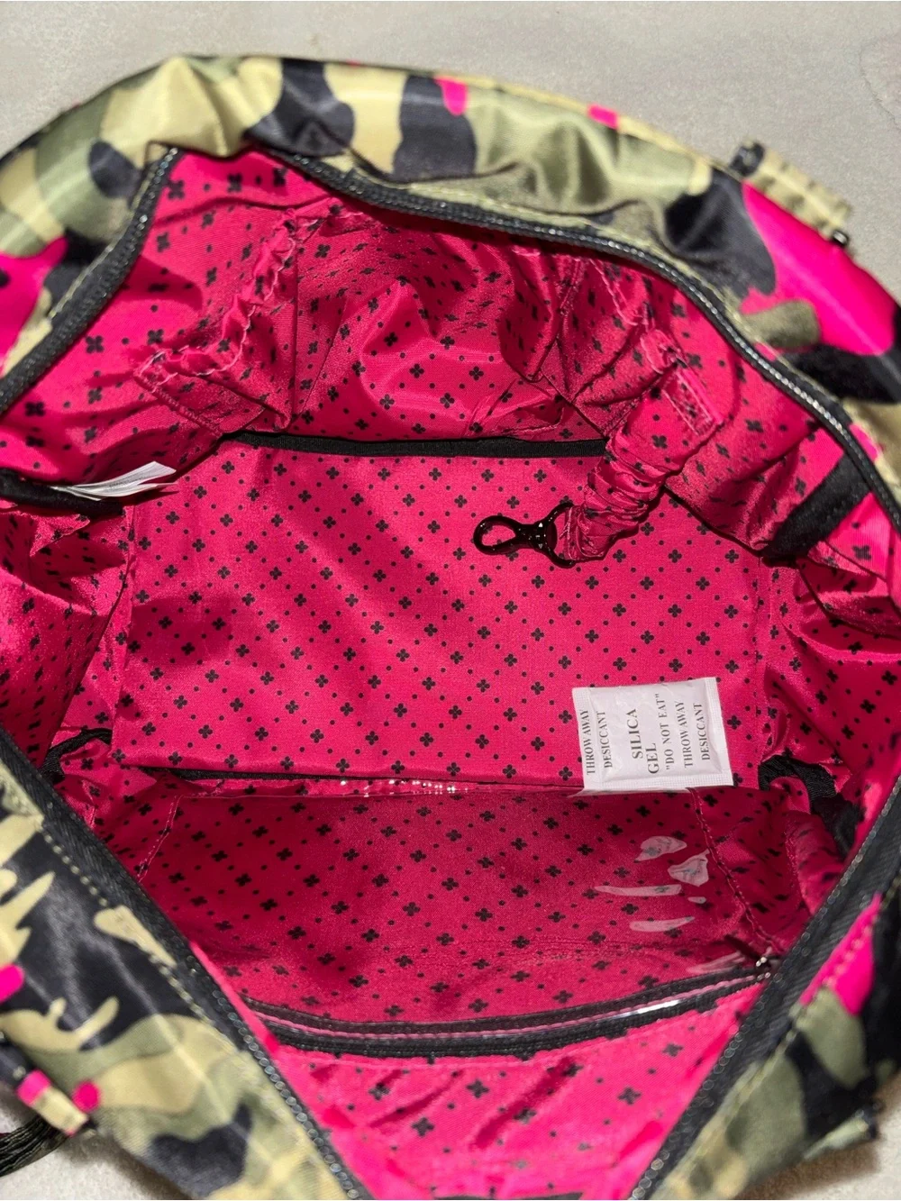 NWT Lug jumper carry all tote crossbody shoulder bag camo orchid puddle jumper